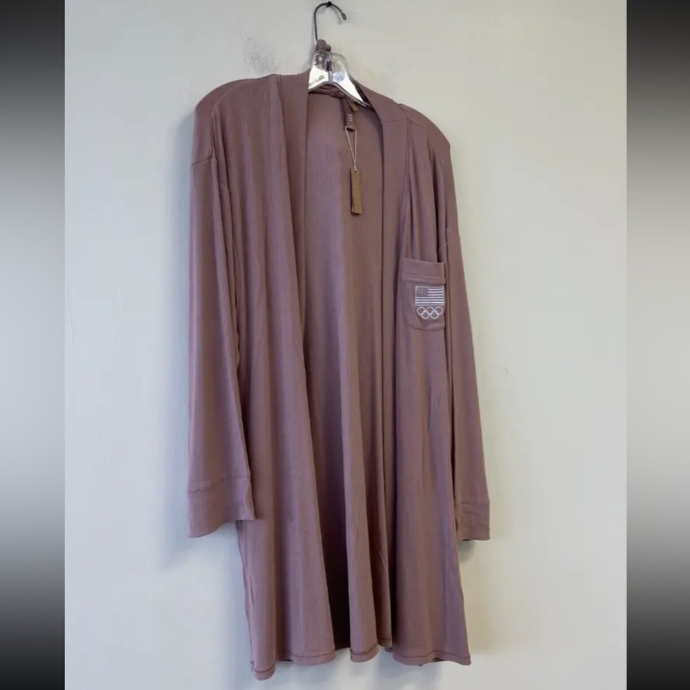Skims nude robe
